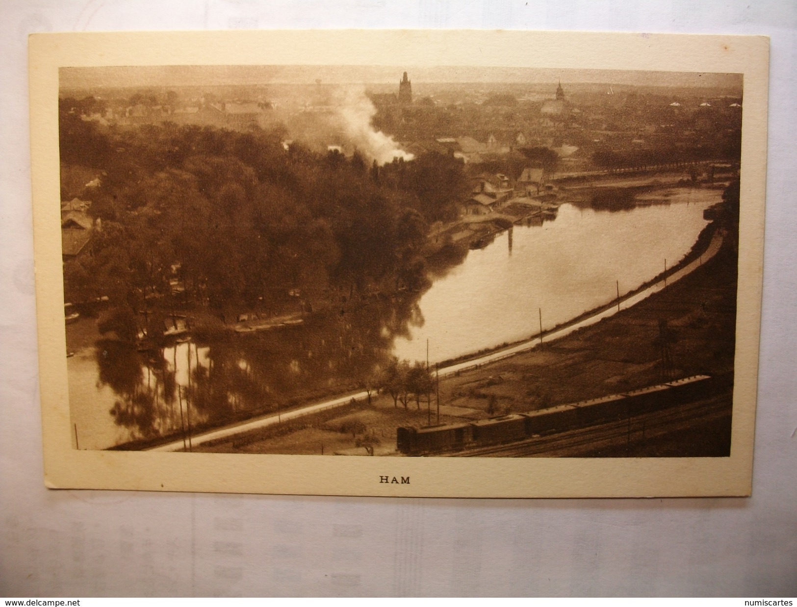 Carte Postale Ham (80) Bords De La Somme  (Petit Format Non Circulée ) - Ham