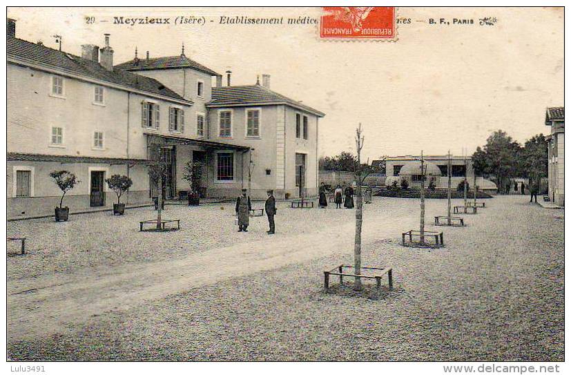 CPA - MEYZIEUX (38)(69) - Aspect De L´Etablissement Médical En 1914 - Meyzieu