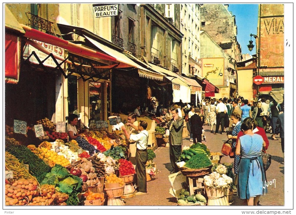 PARIS - La Rue Mouffetard - Arrondissement: 05