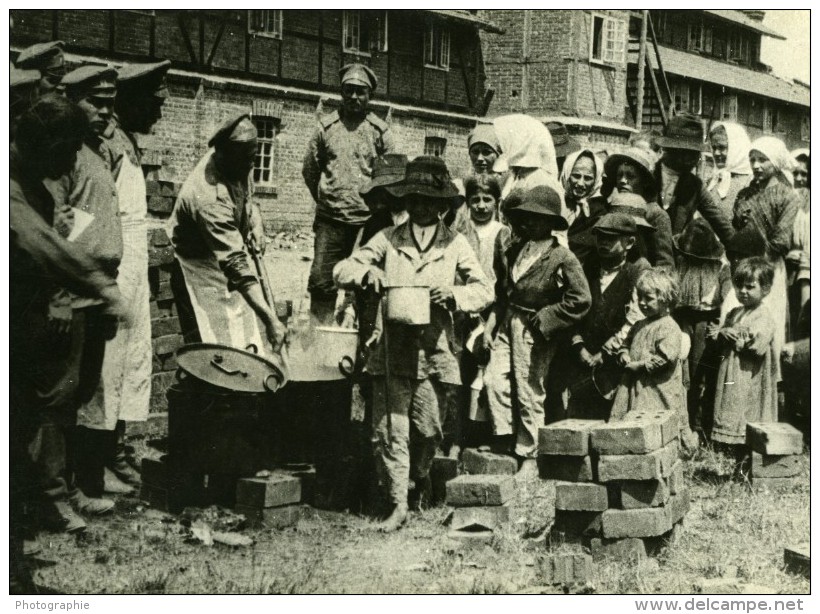 France A La Soupe Enfants En Ligne Guerre De 14-18 WWI WW1 Photo Ancienne - War, Military