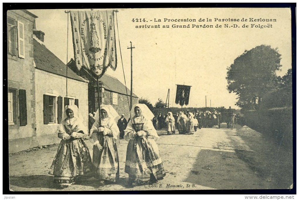 Cpa Du 29  Kerlouan -- La Procession De La Paroisse Arrivant Au Grand Pardon De N.D. De Folgoët    JIP39 - Kerlouan