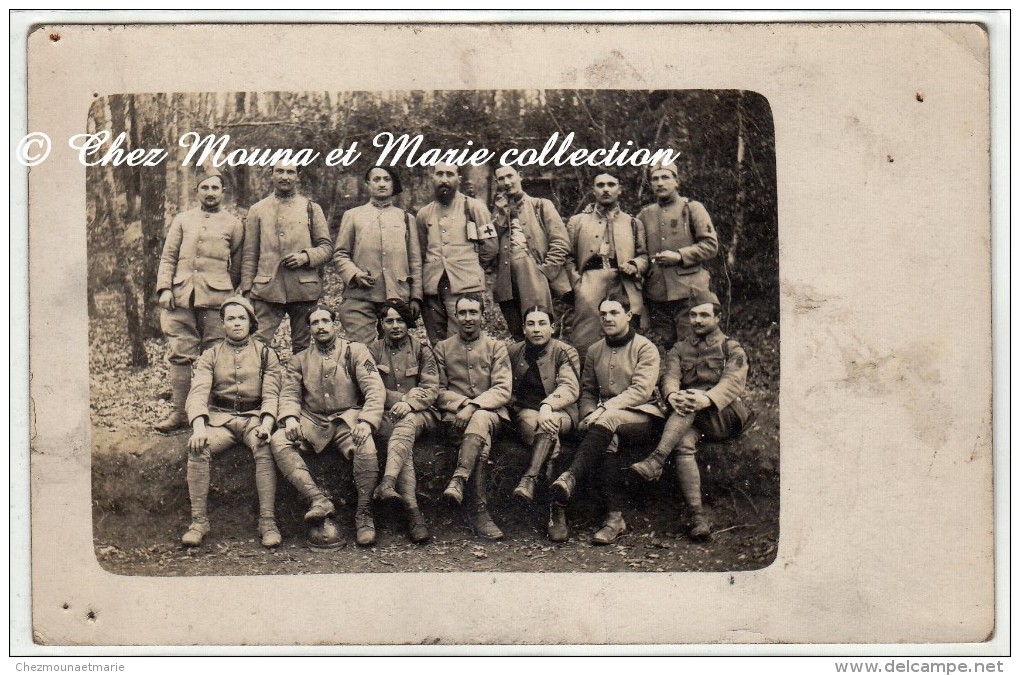 WWI MARS 1918 - LE 99 EME REGIMENT D INFANTERIE DANS LES TRANCHEES - CHEVRONS - CARTE PHOTO MILITAIRE - Guerra 1914-18