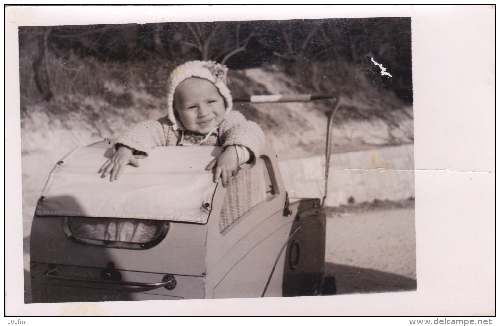 Bebe_Baby In The Baby Cart_Kinder Wagen Ca.1930 - Fotografía