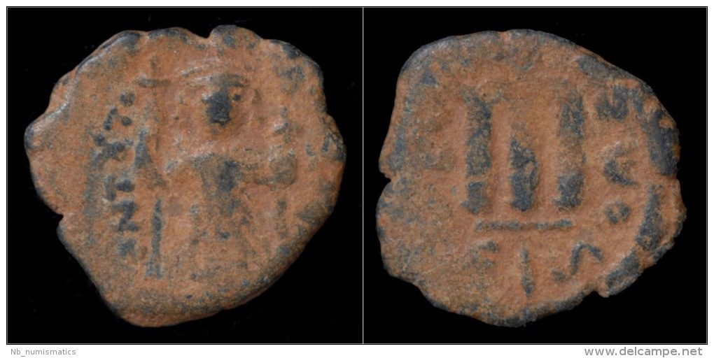 Constans II AE Follis - Byzantines