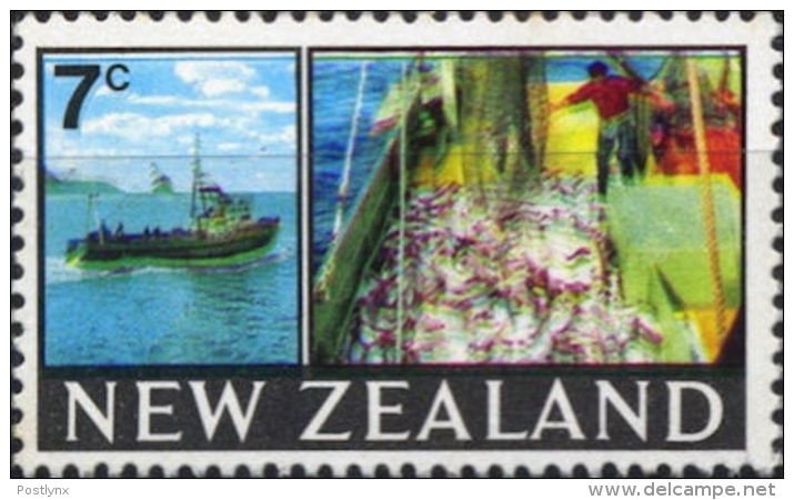 NEW ZEALAND 1969 Ship Fish 7c ERROR:shift Blue  [Fehler,erreur,errore,fout] - Variétés Et Curiosités