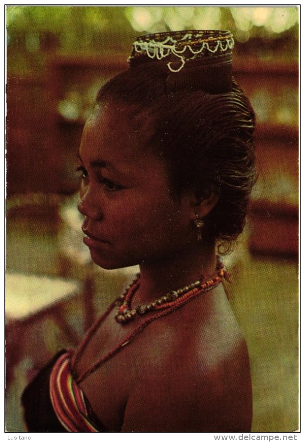 EAST TIMOR Ex Portuguese Colony - Rapariga De Viqueque - Native Woman - Femme Native - Portugal Colonial  ( 2 Scans) - Oost-Timor