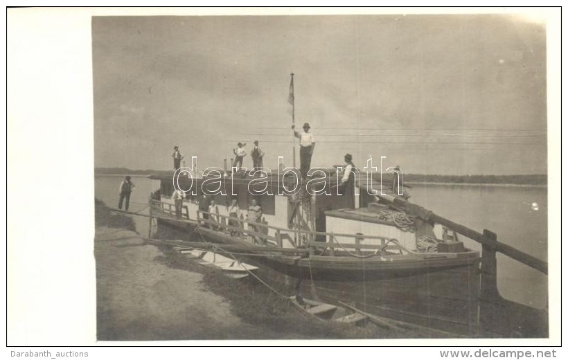 ** T2 Vág-Duna Lakóhajó Magyar Zászlóval / Houseboat With Hungarian Flag, Photo - Sin Clasificación