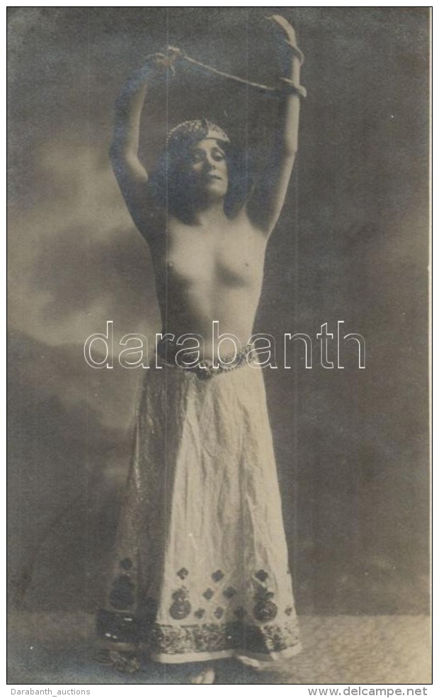 * T2/T3 1909 Kleopatra, Coloseume / Erotic Postcard With Snake Charmer Lady. Ludwig Gutmann Photo - Sin Clasificación