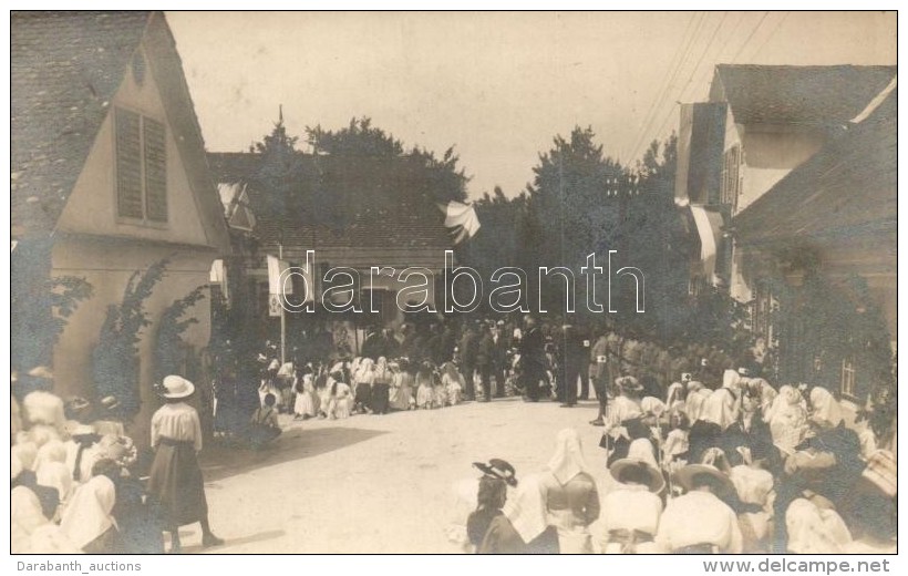 T2 1916 Domzale, Domschale; K.u.K. Red Cross Soldiers At The Church, Blessing + K.u.K. Etappentrain-Werkstätte... - Sin Clasificación