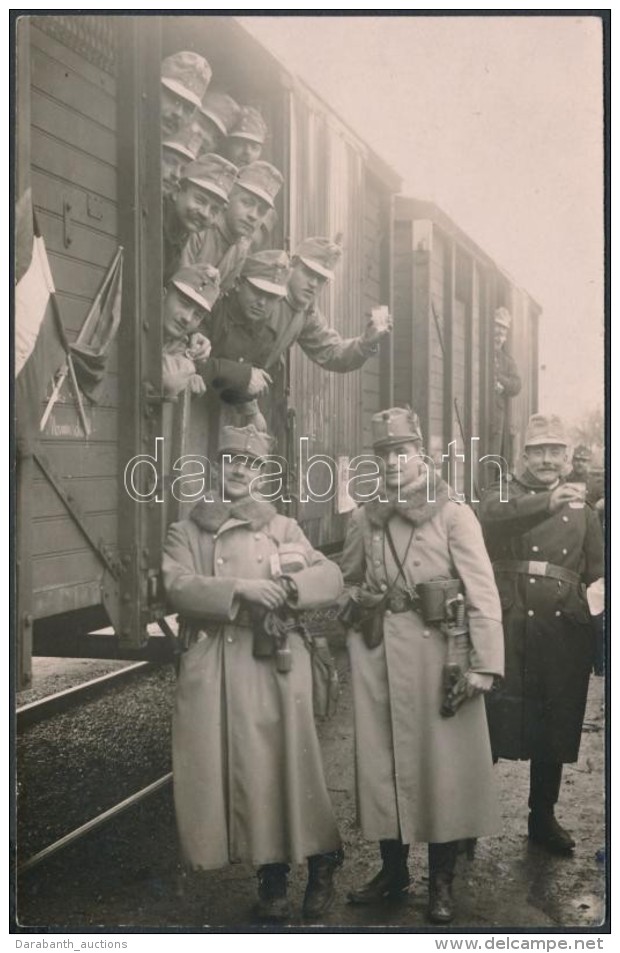 Cca 1914-1918 I. Világháború, Frontra Induló Magyar Honvédek, 14x9 Cm./
Cca... - Otros & Sin Clasificación