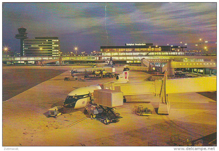 Airport Schiphol Amsterdam At Night - KLM Viscount - BEA Trident - Aerodrome