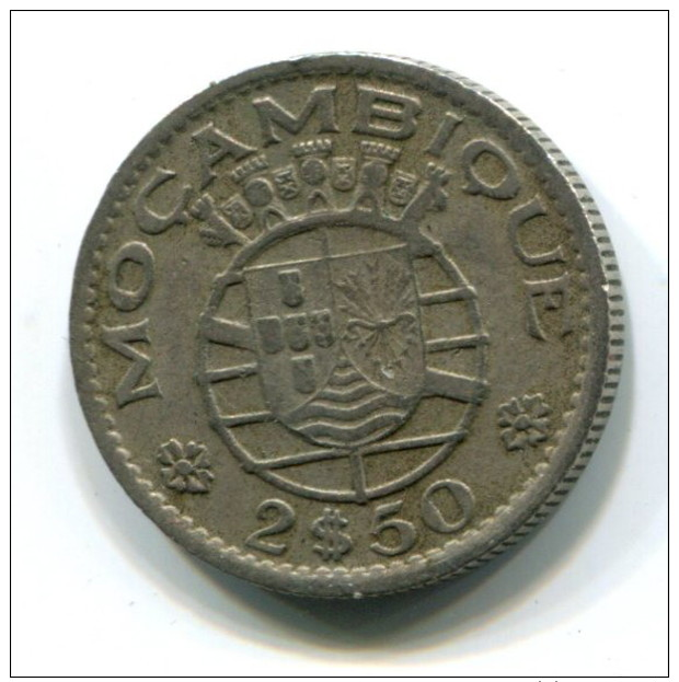 1953 Mozambique 2.5  Escudo Coin - Mozambique