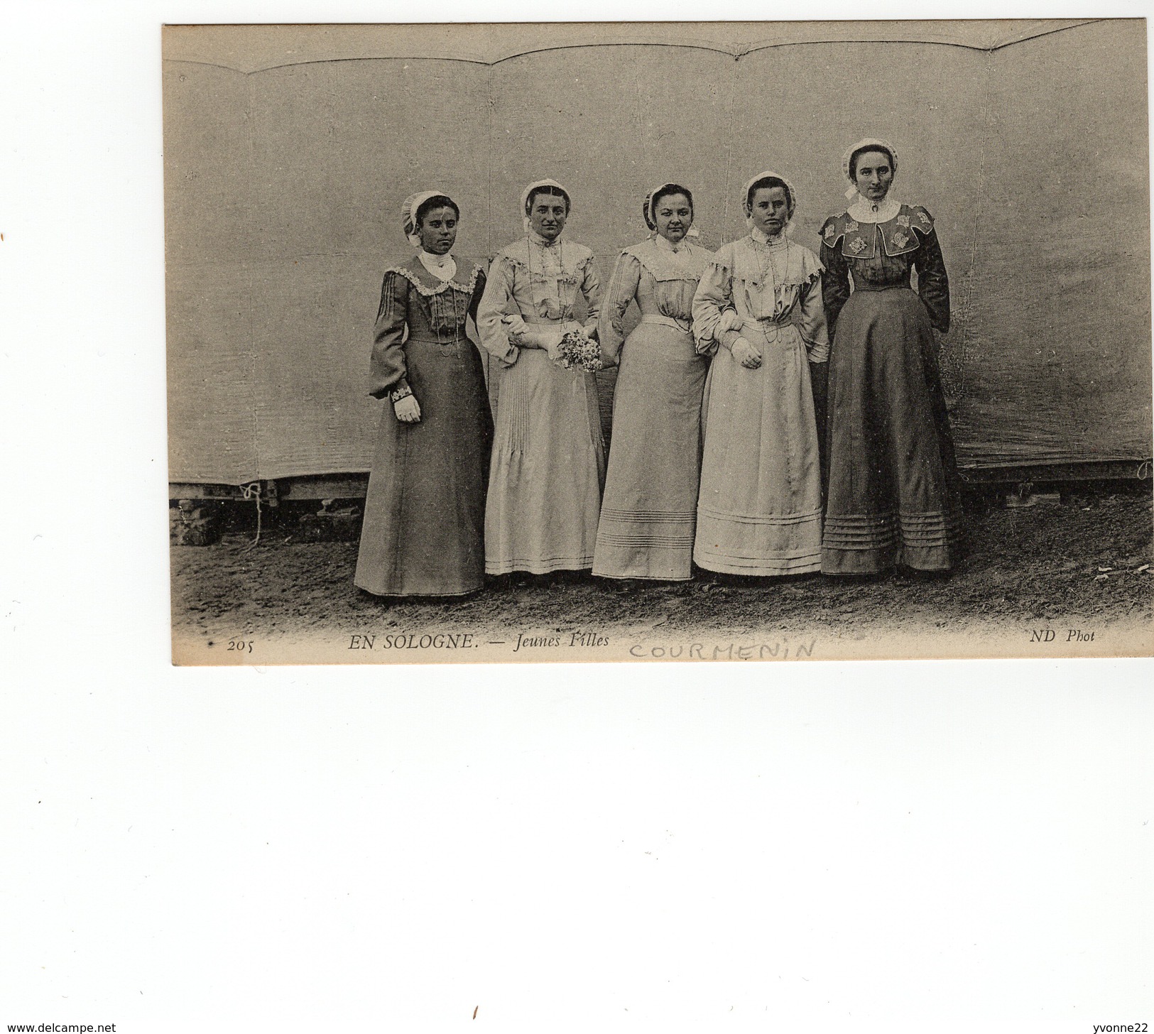 EN SOLOGNE - Jeunes Filles - Courmenin - Centre-Val De Loire