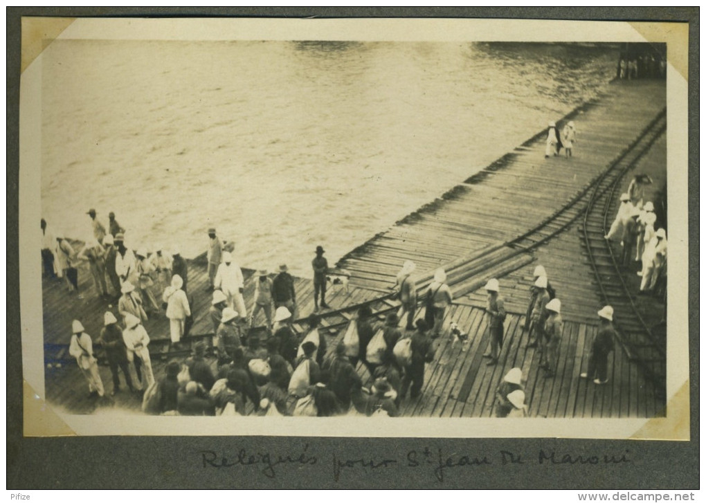 (Guyane) St-Laurent-du-Maroni. Arrivée D´un Convoi De Transportés, Par Le Navire-prison Martinière. 1927-30. Relégués. - Lieux