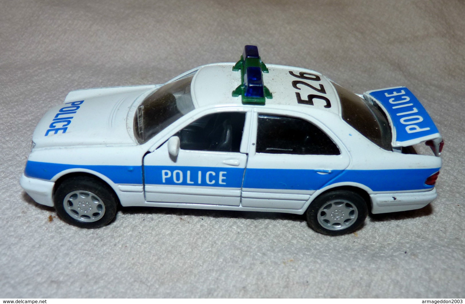 ANCIENNE VOITURE WEELY MINIATURE 1 / 43 / MERCEDES BENZ E 320 POLICE - Welly