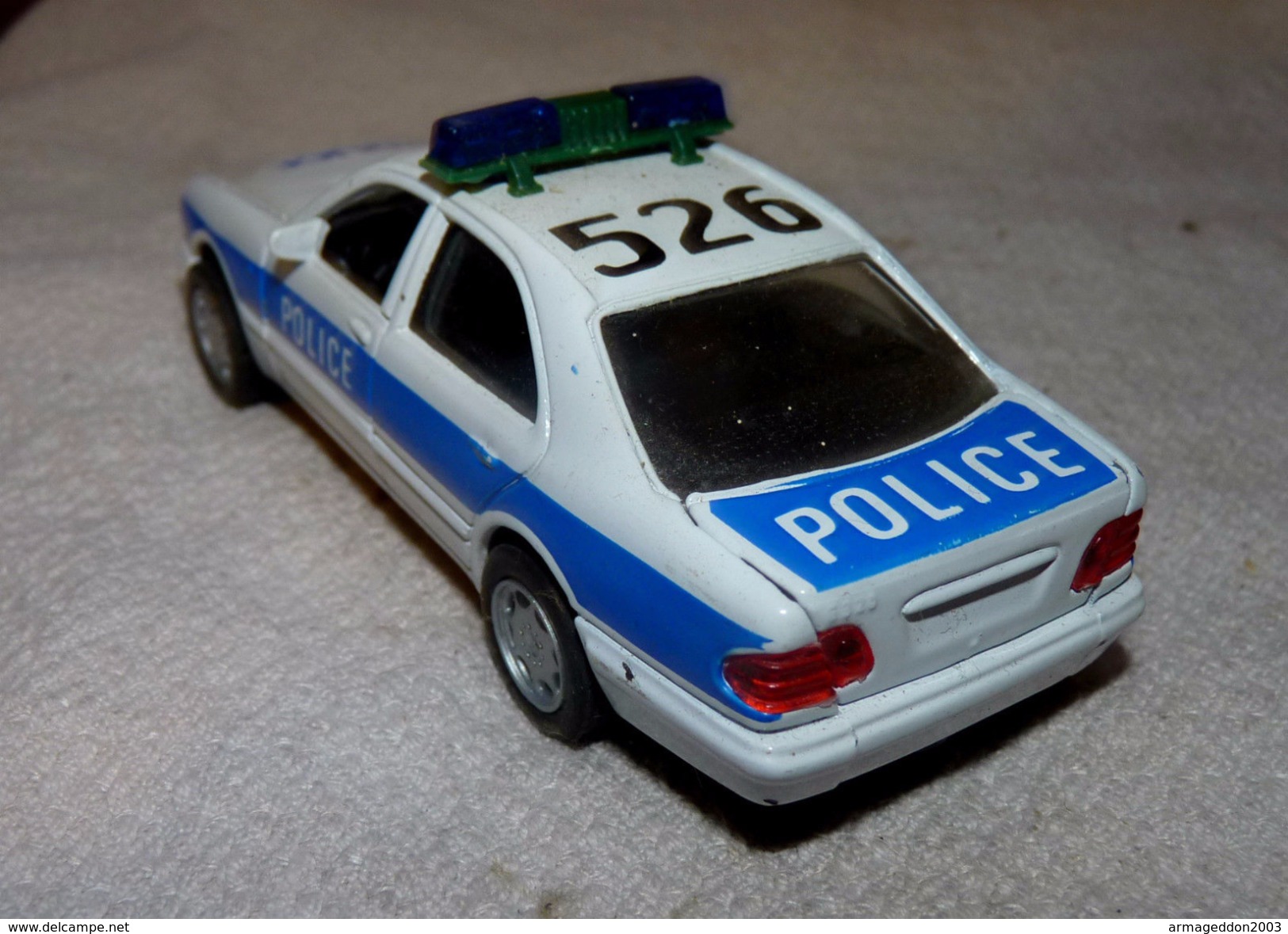 ANCIENNE VOITURE WEELY MINIATURE 1 / 43 / MERCEDES BENZ E 320 POLICE - Welly