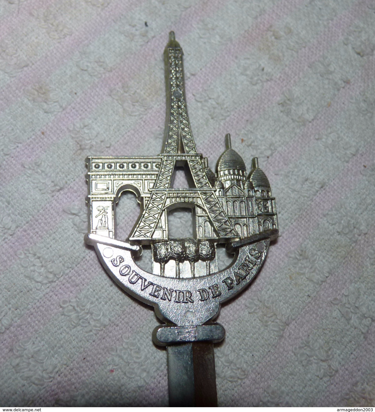 B10 / OUVRE LETTRES COUPE PAPIER EPEE METAL BLASON PARIS LES MONUMENTS - Briefopener