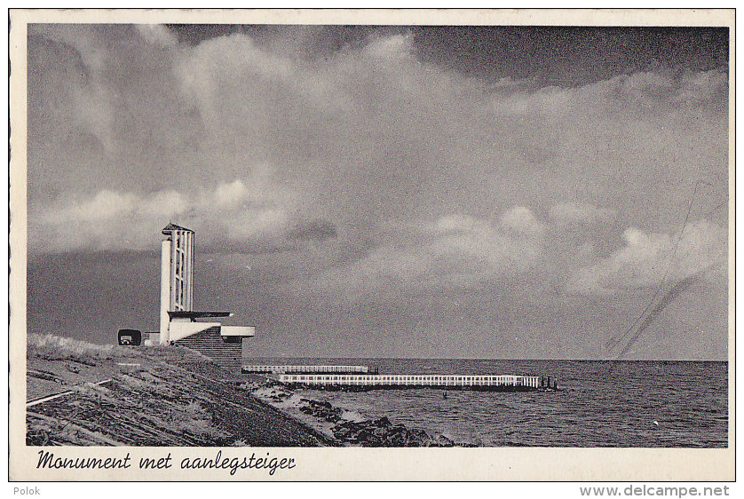 Bd - Cpa Hollande - Afsluitdijk - Monument Met Aanslegsteiger - Den Oever (& Afsluitdijk)