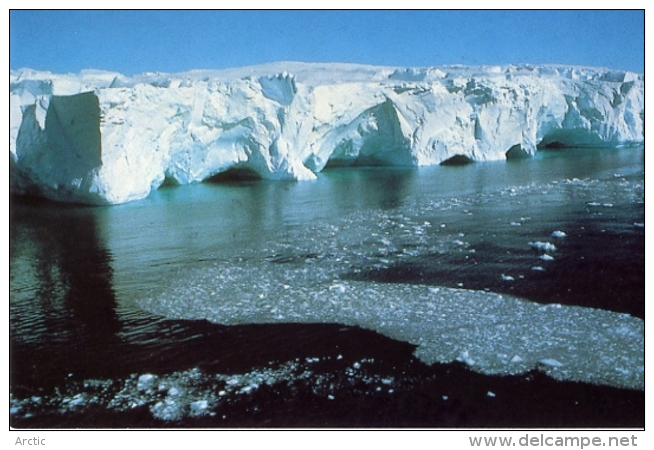 Iceberg En Terre Adélie - TAAF : Terres Australes Antarctiques Françaises