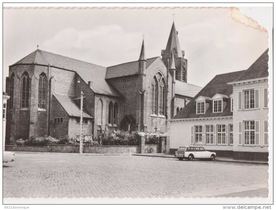 Ichtegem - Eernegem Marktplein With Old Car Voiture Oldtimer - Uitg. M Vanhee - Ichtegem