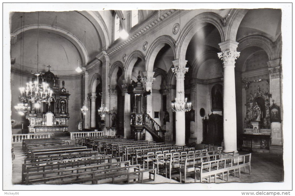 AURIOL-- Intérieur De L 'église  Cpsm 14 X 9  N° 10.748  éd De  France......pas Très Courante .........à Saisir - Auriol