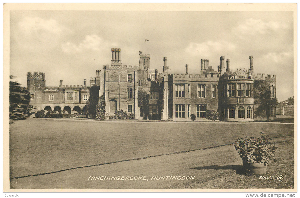 Hinchingbrooke House, Huntingdon, Cambridgeshire, England Postcard Unposted - Autres & Non Classés