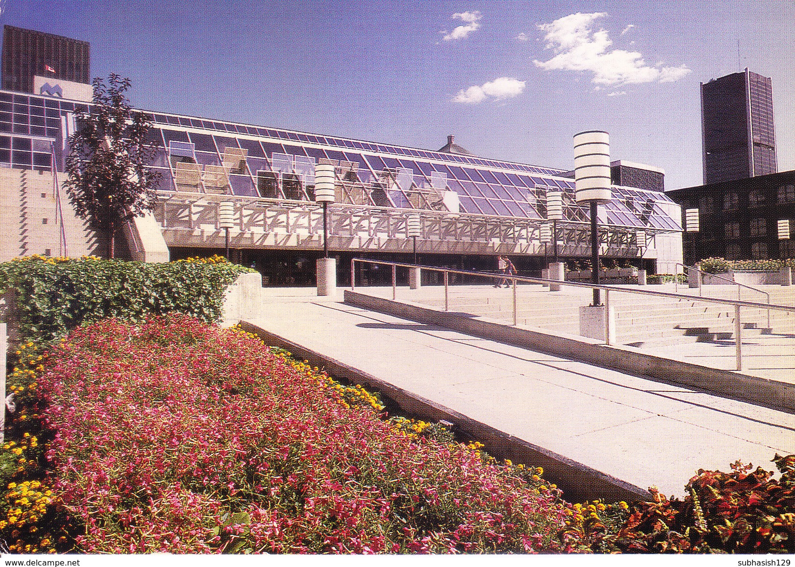 COLOUR PICTURE POST CARD PRINTED IN CANADA - CONGRESS CENTRE, MONTREAL, QUEBEC - TOURISM THEME, ARCHITECTURE - Cartes Modernes