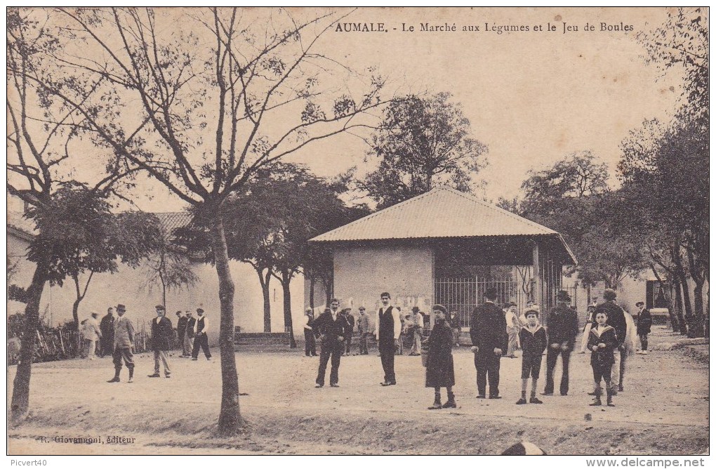 Aumale,marché Aux Légumes Et Le Jeu De Boules - Other & Unclassified