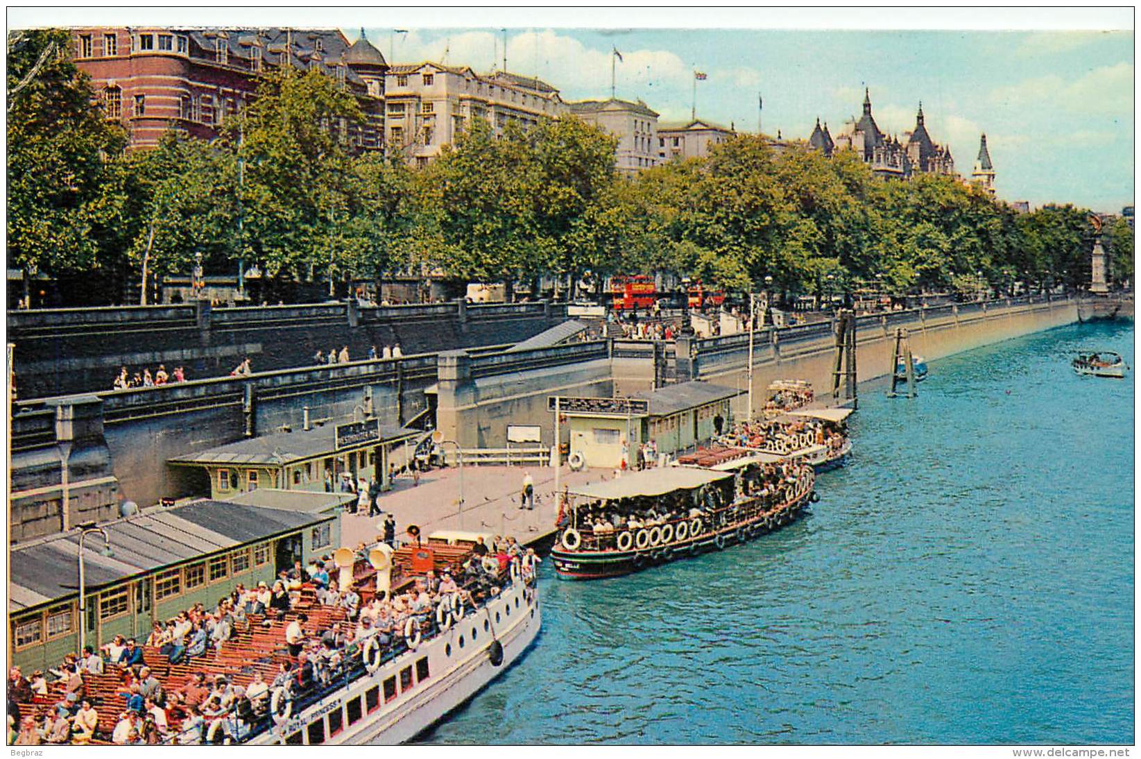 LONDRES       BORDS DE LA TAMISE    SHIP - River Thames