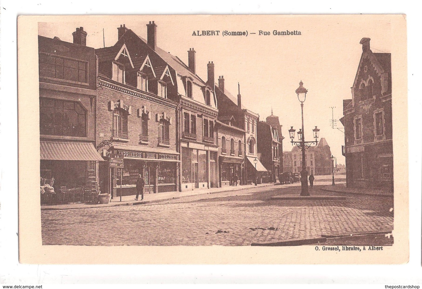 CPA 80 - Albert, Rue Gambetta - Albert