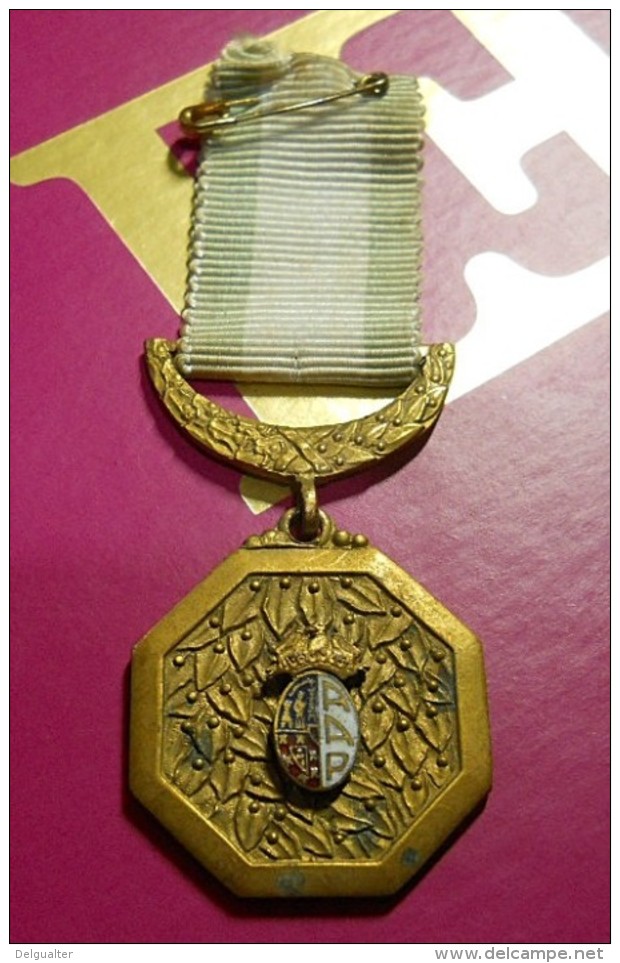 Medal To Identify ::: A.A.P. - Andere & Zonder Classificatie