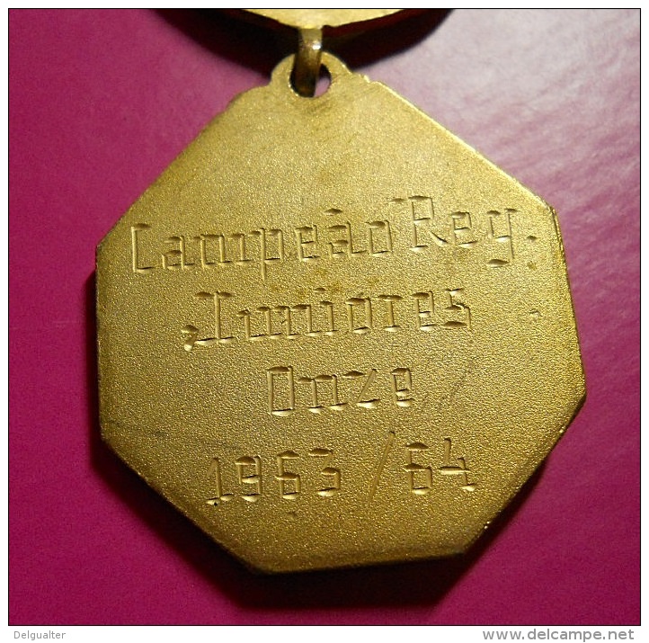 Medal To Identify ::: A.A.P. - Andere & Zonder Classificatie