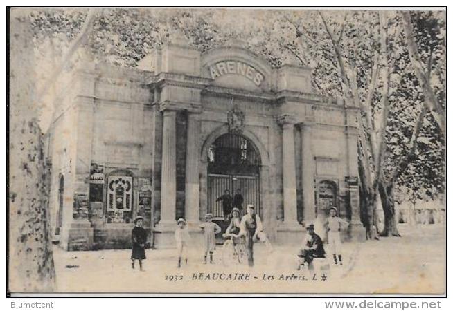 CPA Beaucaire GARD Circulé Arènes - Beaucaire