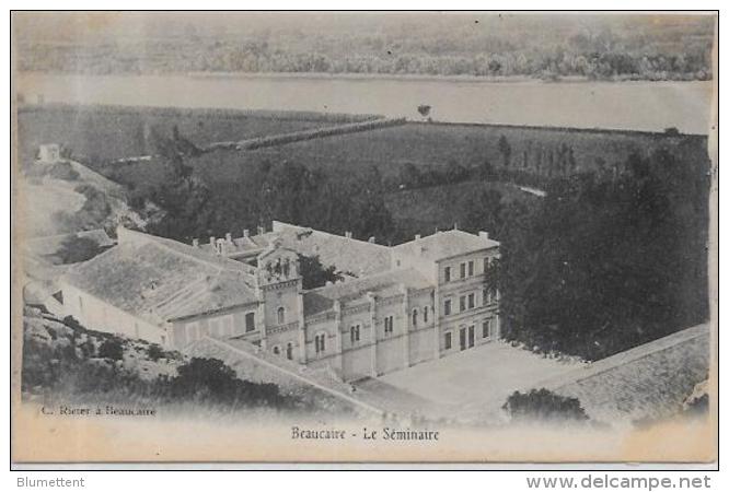 CPA Beaucaire GARD Circulé - Beaucaire