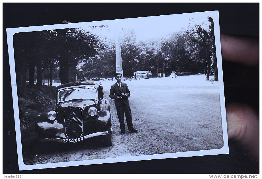 PARIS UNE TRACTION     ANNEES 40  CARTE PHOTO     ORIGINALE - Other & Unclassified