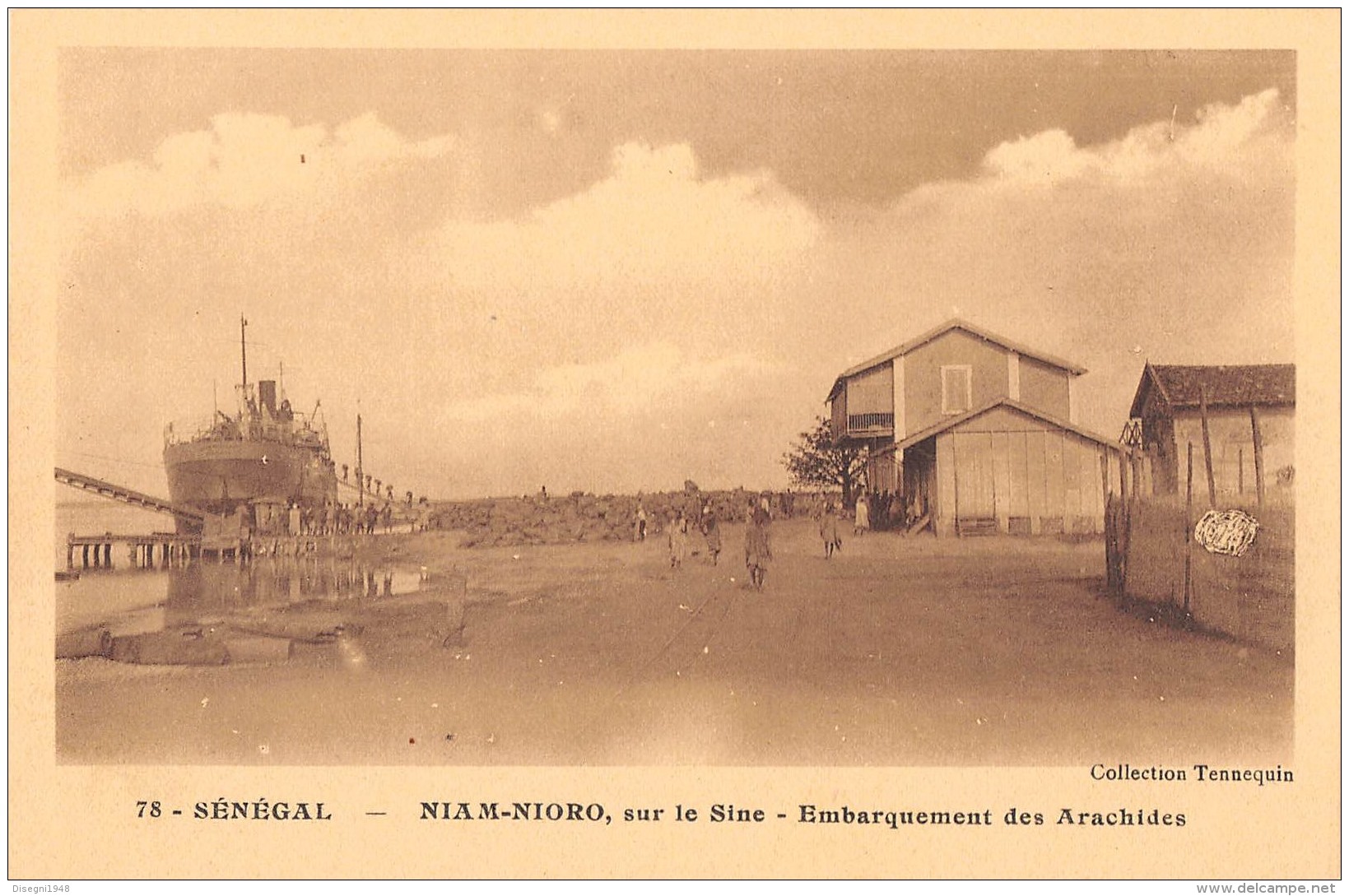 06403  "SENEGAL - NIAM MIORO SUR LE SINE - EMBARQUEMENT DES ARACHIDES " ANIMATA. CART. ILL. ORIG. NON SPED. - Senegal