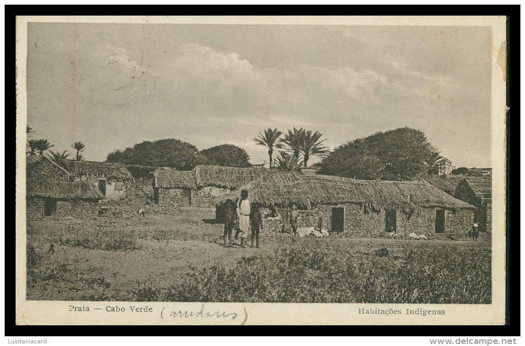 SANTIAGO - PRAIA - Habitações Indigenas ( Ed. Serra & Sousas Lda.)  Carte Postale - Cap Verde