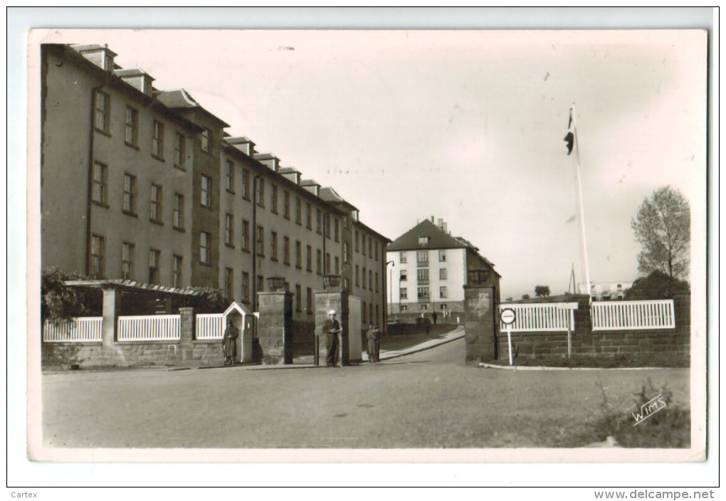 A50 634 Cpa  ZWEIBRUCK  : Forces Françaises En Allemagne , Entrée De La Caserne Des Transmissions 1951 ACHAT DIRECT !!! - Zweibruecken