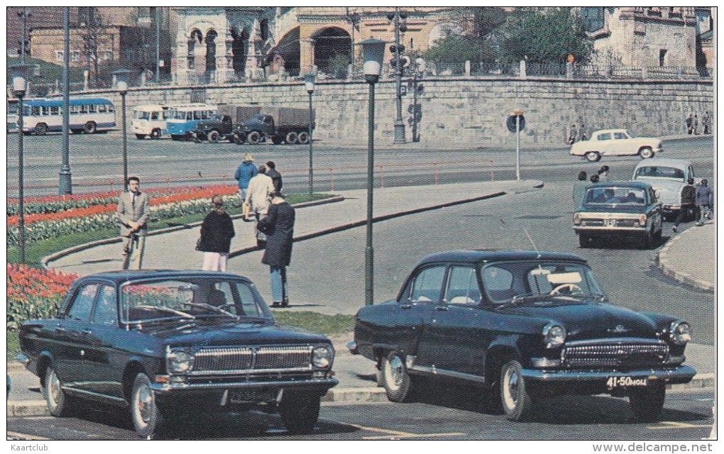 Moscow: GAZ-VOLGA M24 & M21, - Red Square, Kremlin- (CCCP/Russia) - Toerisme