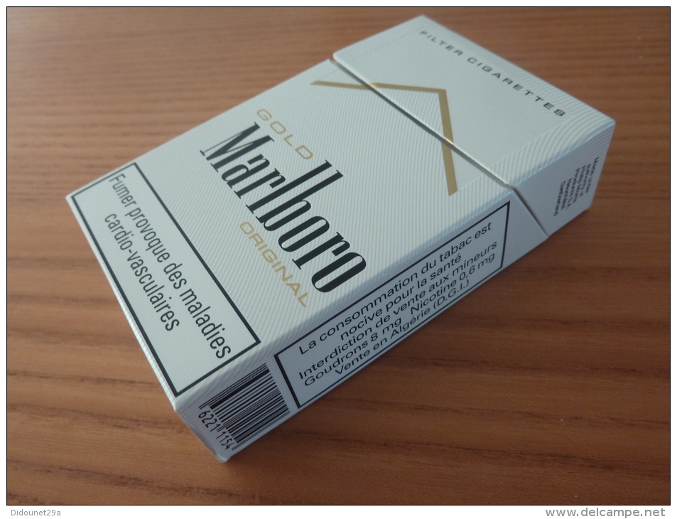 Paquet Cigarettes Vide "GOLD Marlboro Less Smell " Grèce - Boites à Tabac Vides