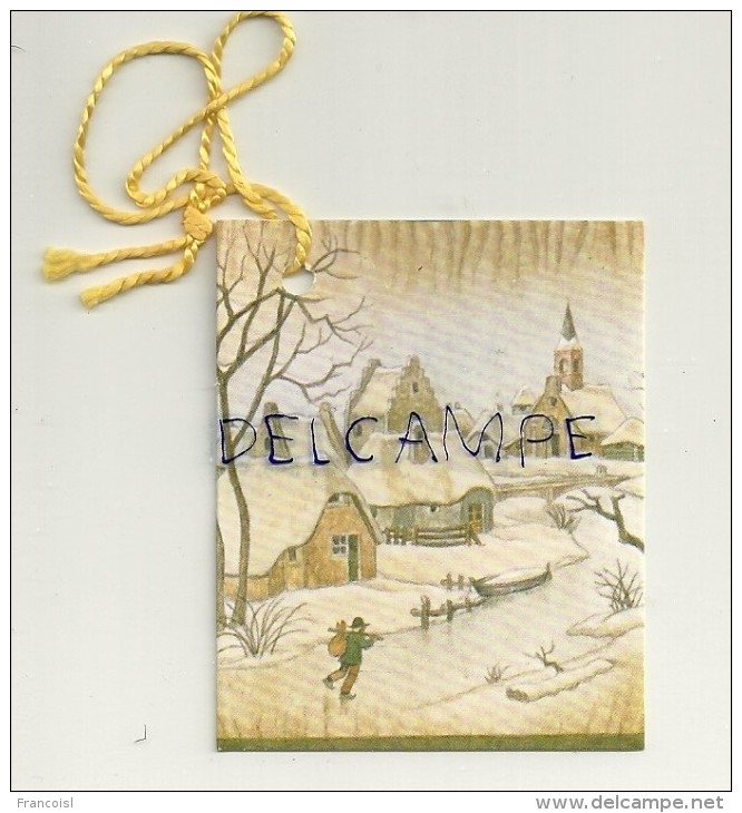 Etiquette Double Cadeaux. Village, église Et Passant Dans La Neige. 5/6,5 Cm - Cartes Cadeaux