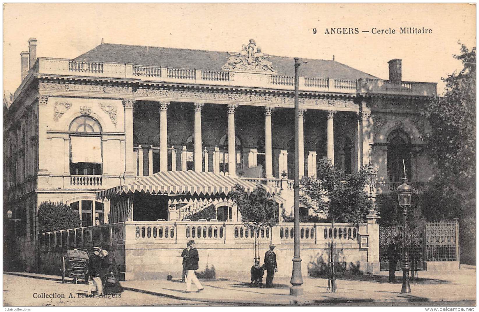 Angers      49      Le Cercle Militaire. Bd Foch - Angers