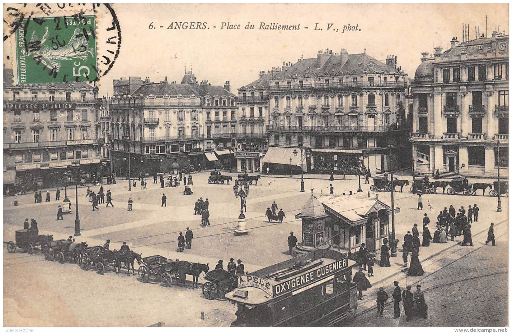 Angers      49        Place Du Ralliement. Fiacres Et Tramway - Angers