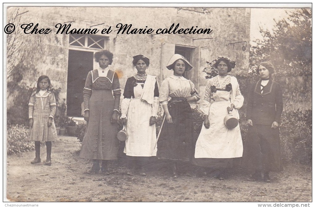 CARNAVAL - GROUPE DE FEMMES DEGUISES - COSTUMES - CARTE PHOTO - Karneval - Fasching