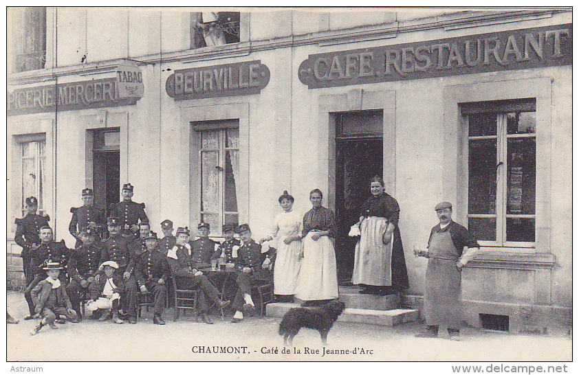 Cpa -52- Chaumont -animée-café De La Rue Jeanne D'arc-edi Beurville - Chaumont