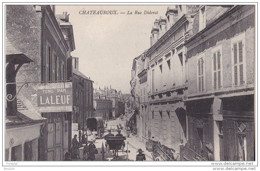 CHATEAUROUX  DANS L'INDRE  LA RUE DIDEROT  CPA  ANIMEE - Chateauroux