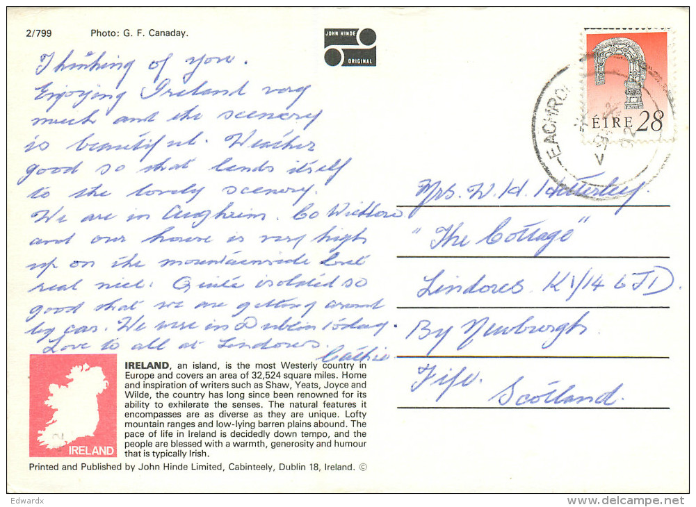 Cottages, Ireland Postcard Posted 1992 Stamp - Autres & Non Classés