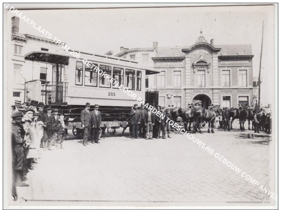 FOTO BERCHEM ZURENBORG DRAAKPLAATS TRAM 205, GETROKKEN DOOR PAARDEN TOESCHOUWERS GEBOUW COMP ANVERSOISE TRAMWAYS OMNIBUS - Antwerpen