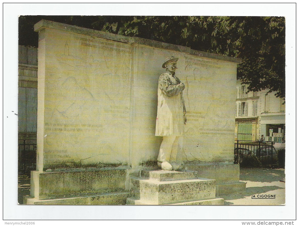 17 - Saintes Monument A Goulbeneze Le Barde Charentais - Saintes