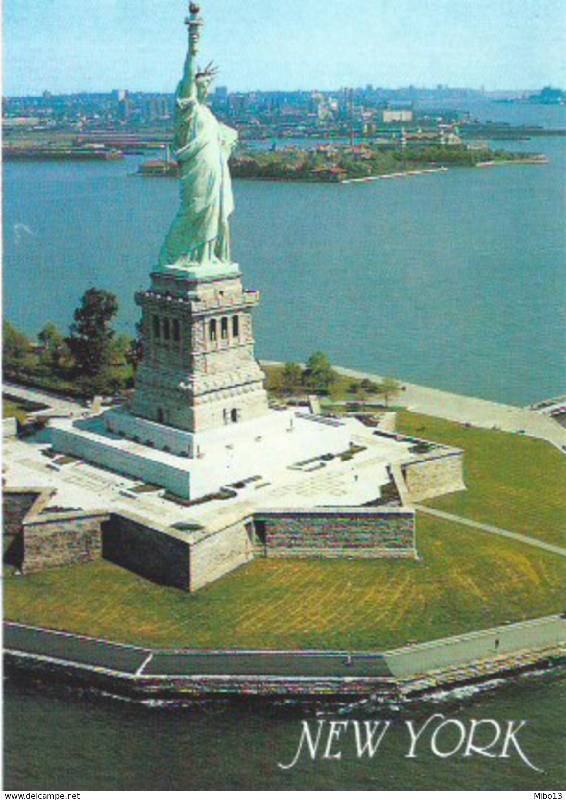 La Statue De La Liberté Sur Liberty Island - Statue Of Liberty